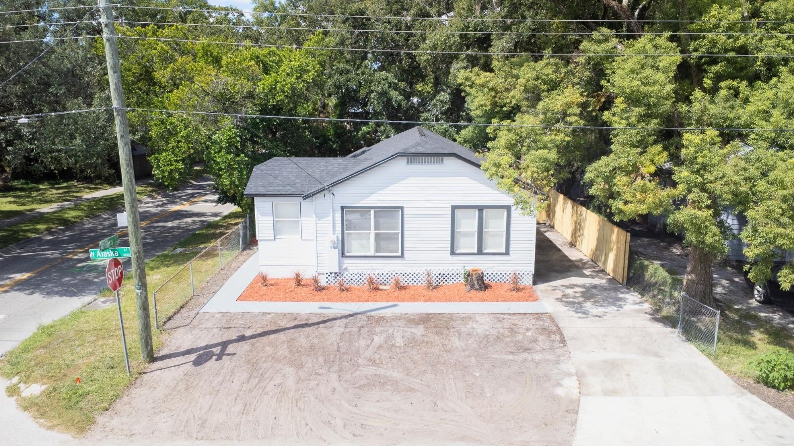 8202 N ALASKA ST - Photo 1