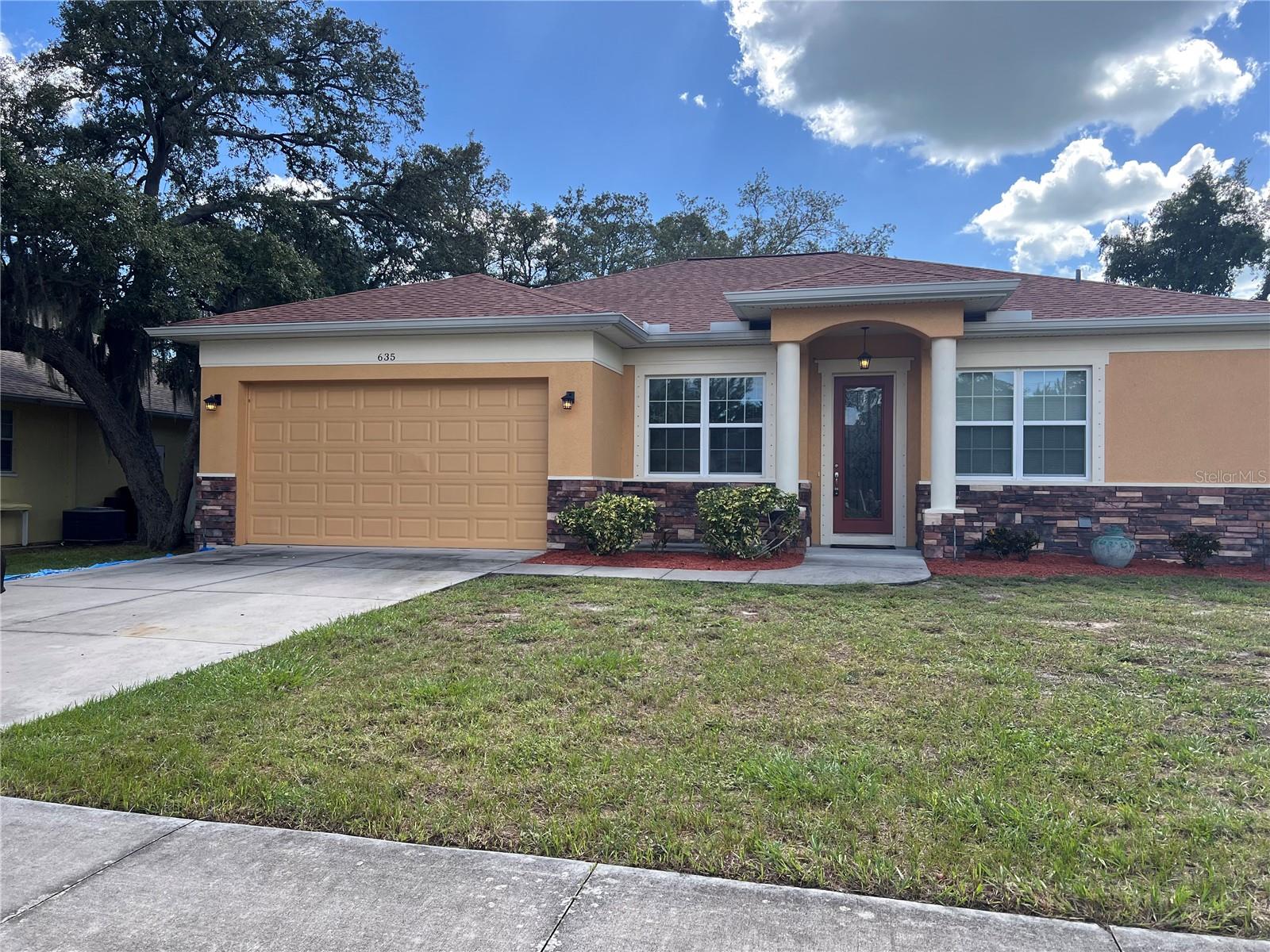 635 KENNETH WAY - Photo 1