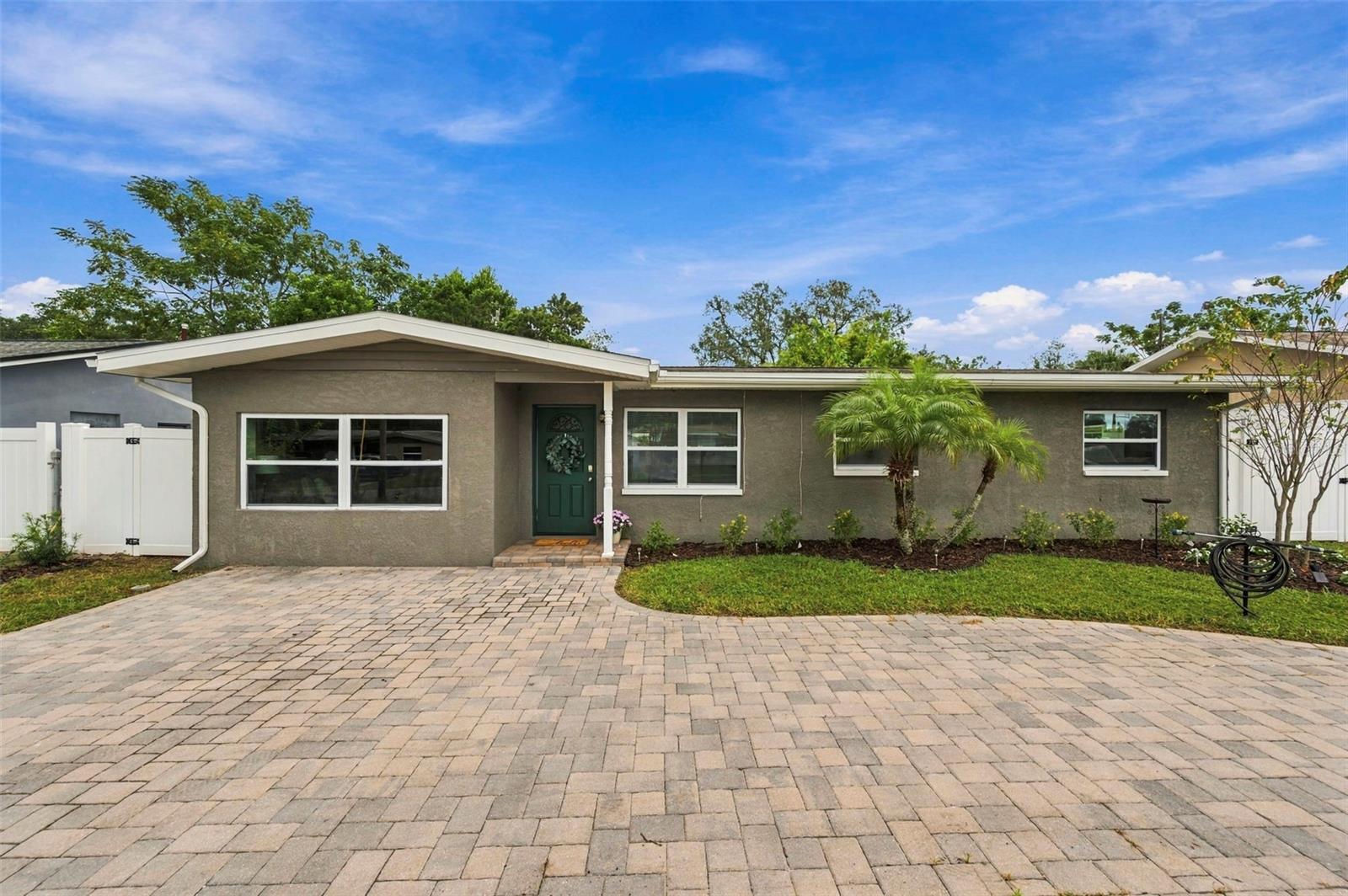 620 PALM PL - Photo 1