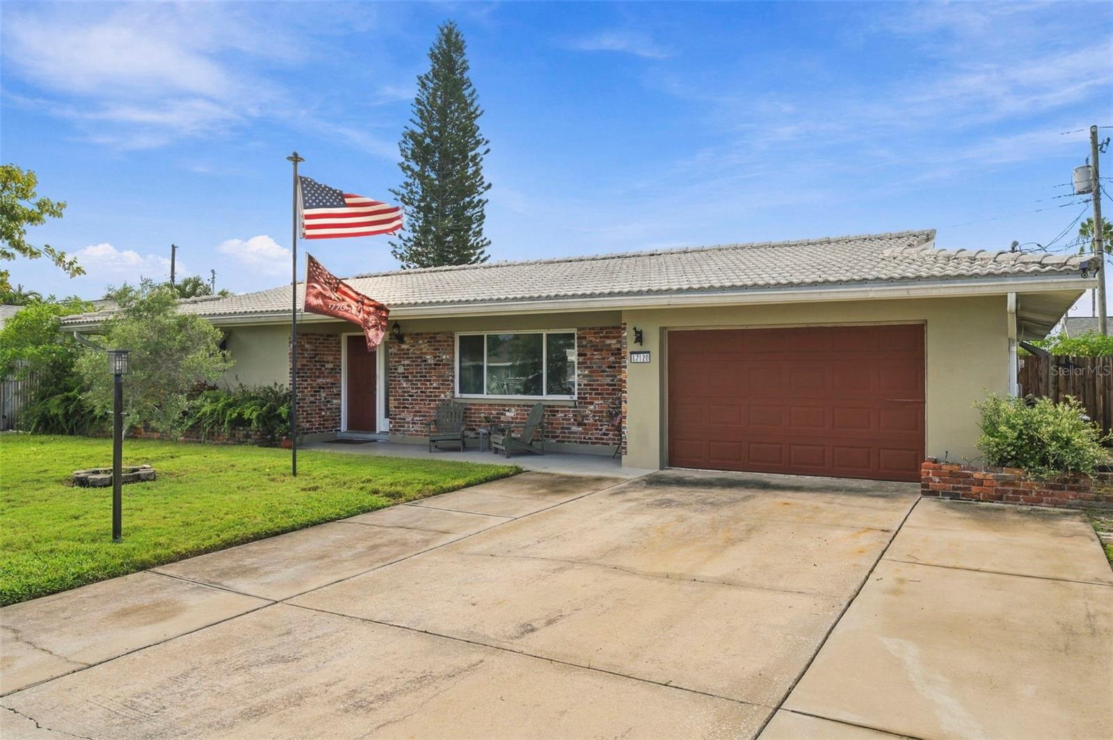 12120 81ST AVE - Photo 1