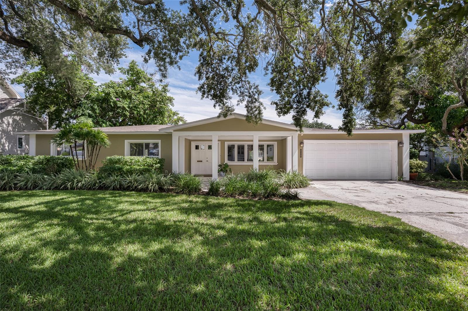 628 RIVIERA DR - Photo 1