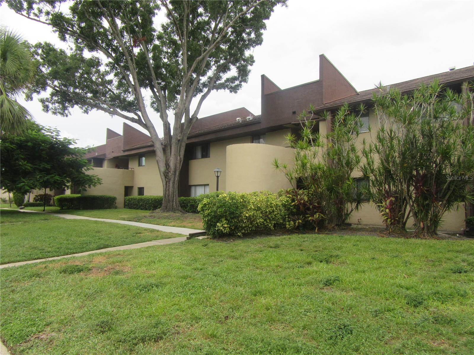 875 S VILLAGE DR N #101 - Photo 1