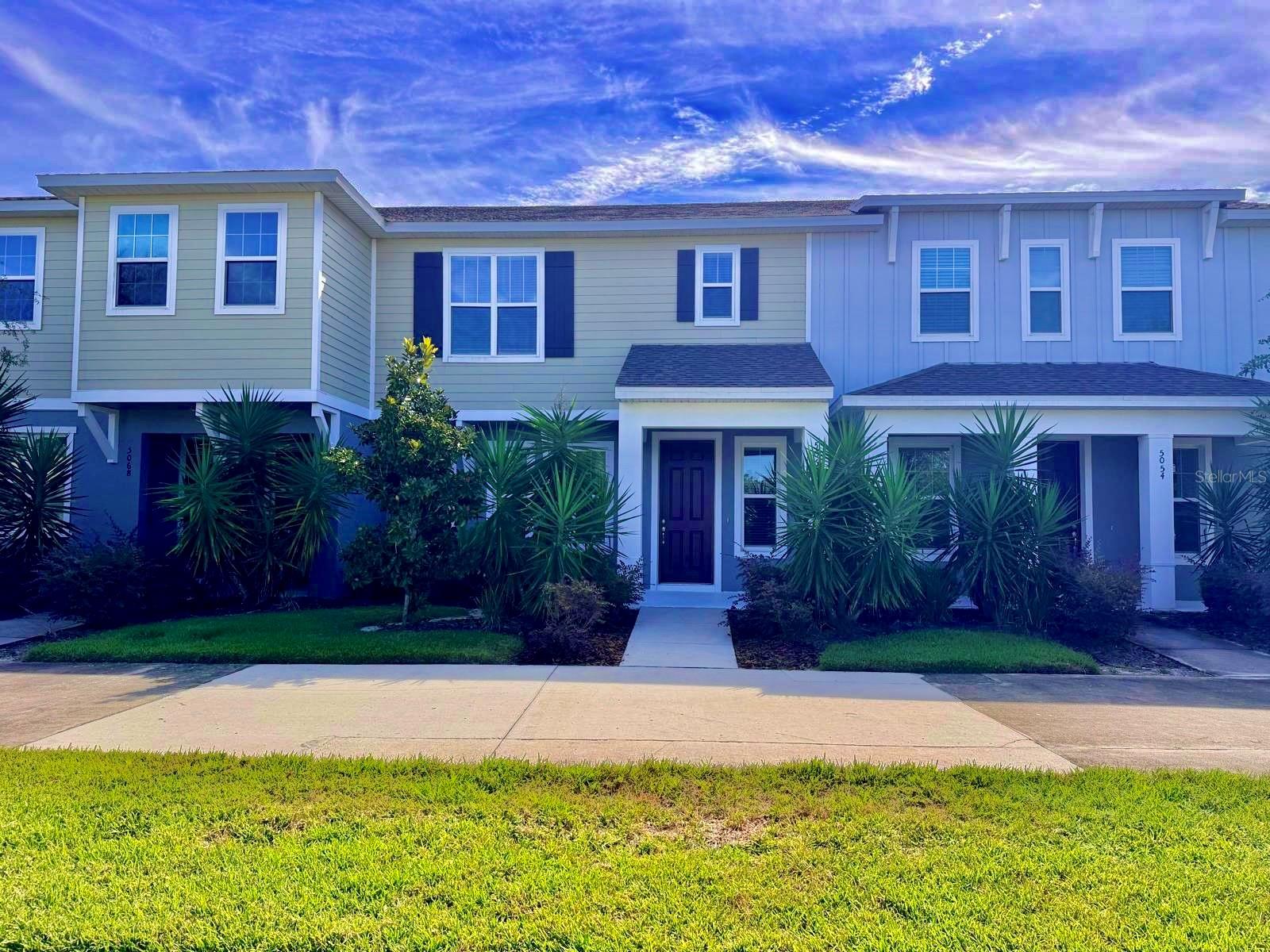 5062 AVALON PARK BLVD - Photo 1