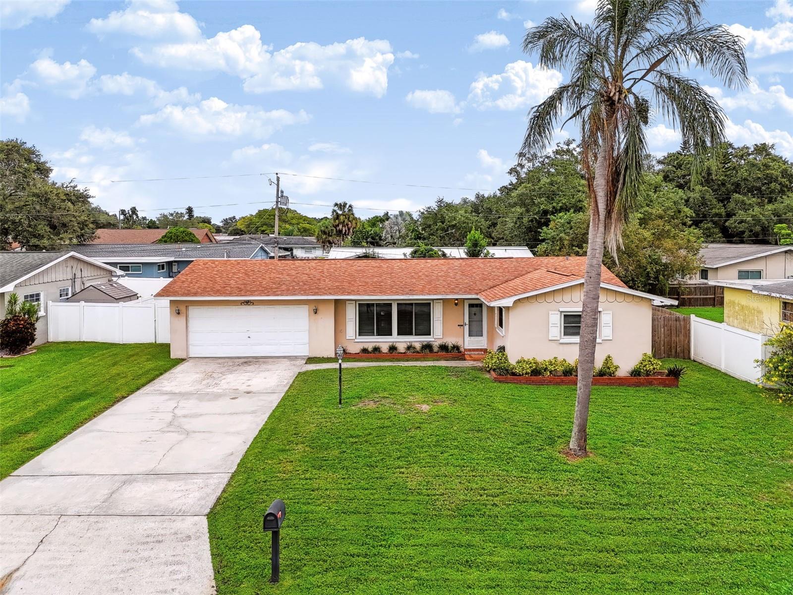 1491 HUNT LN - Photo 1