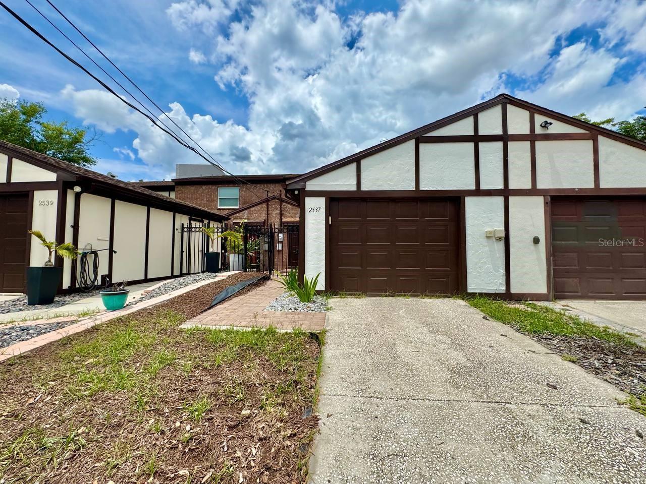 2537 W MARYLAND AVE - Photo 1