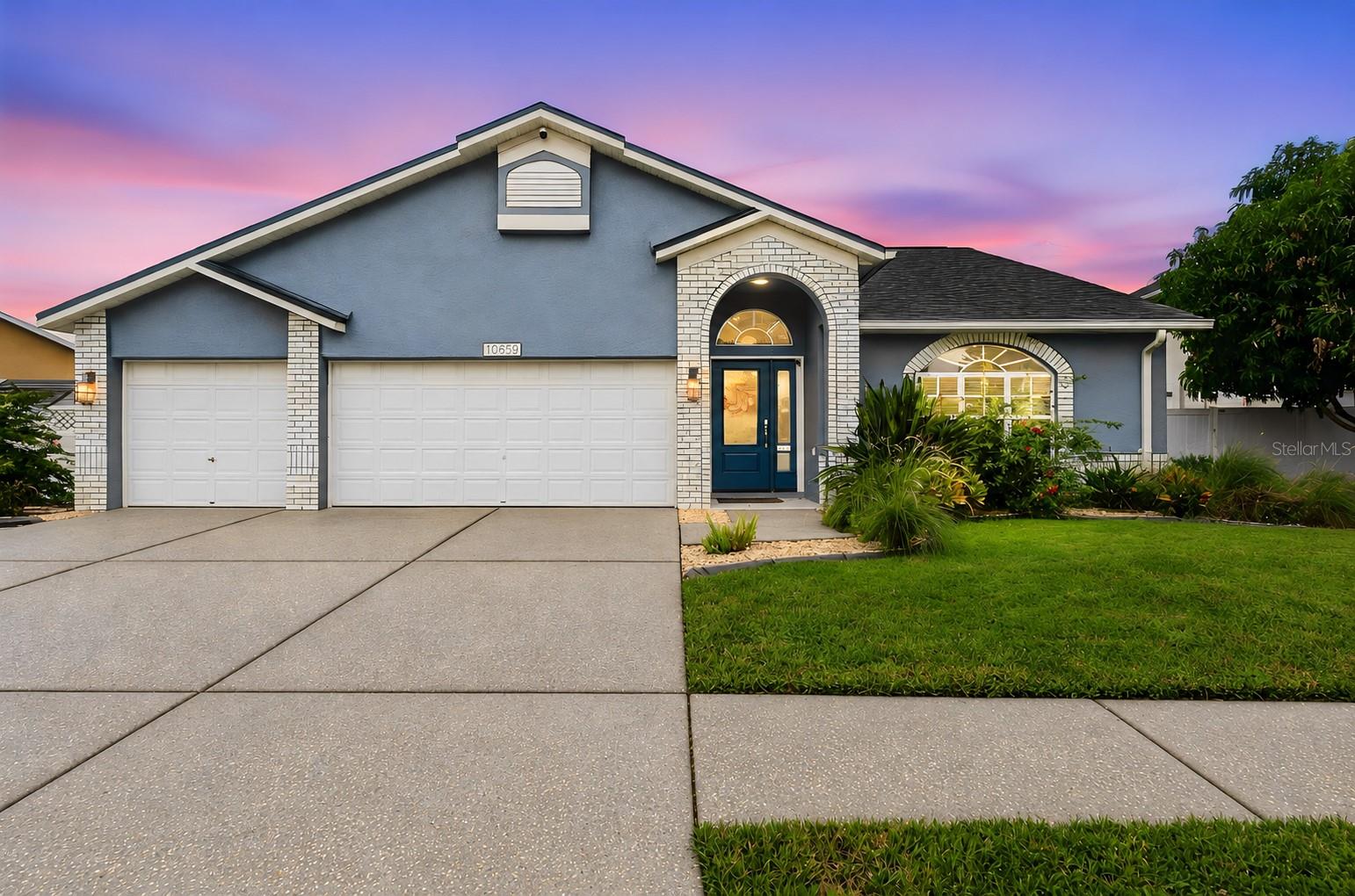 10810 SAILBROOKE DR - Photo 1