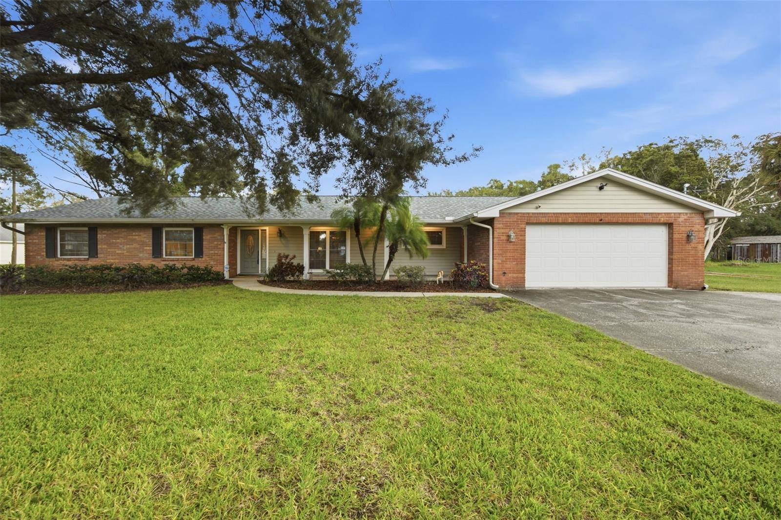17501 LAKESHORE RD - Photo 1