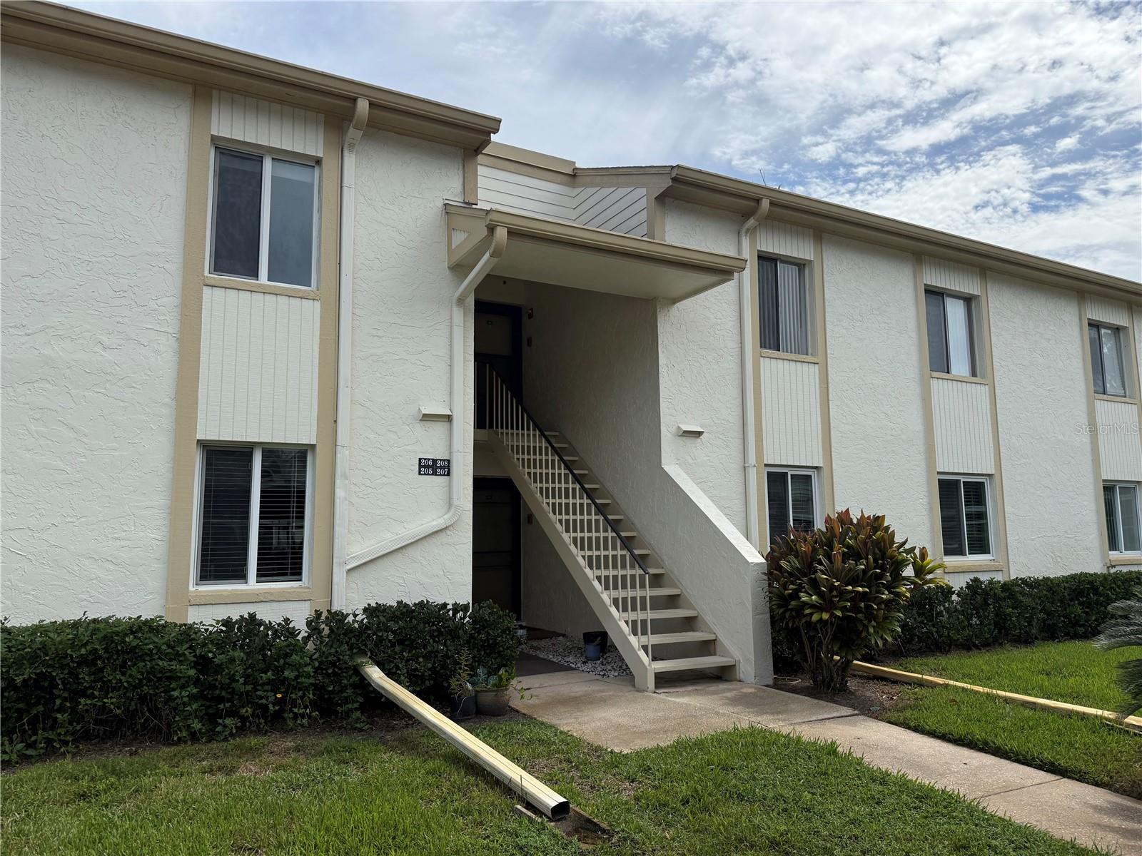 208 CYPRESS CT #208 - Photo 1