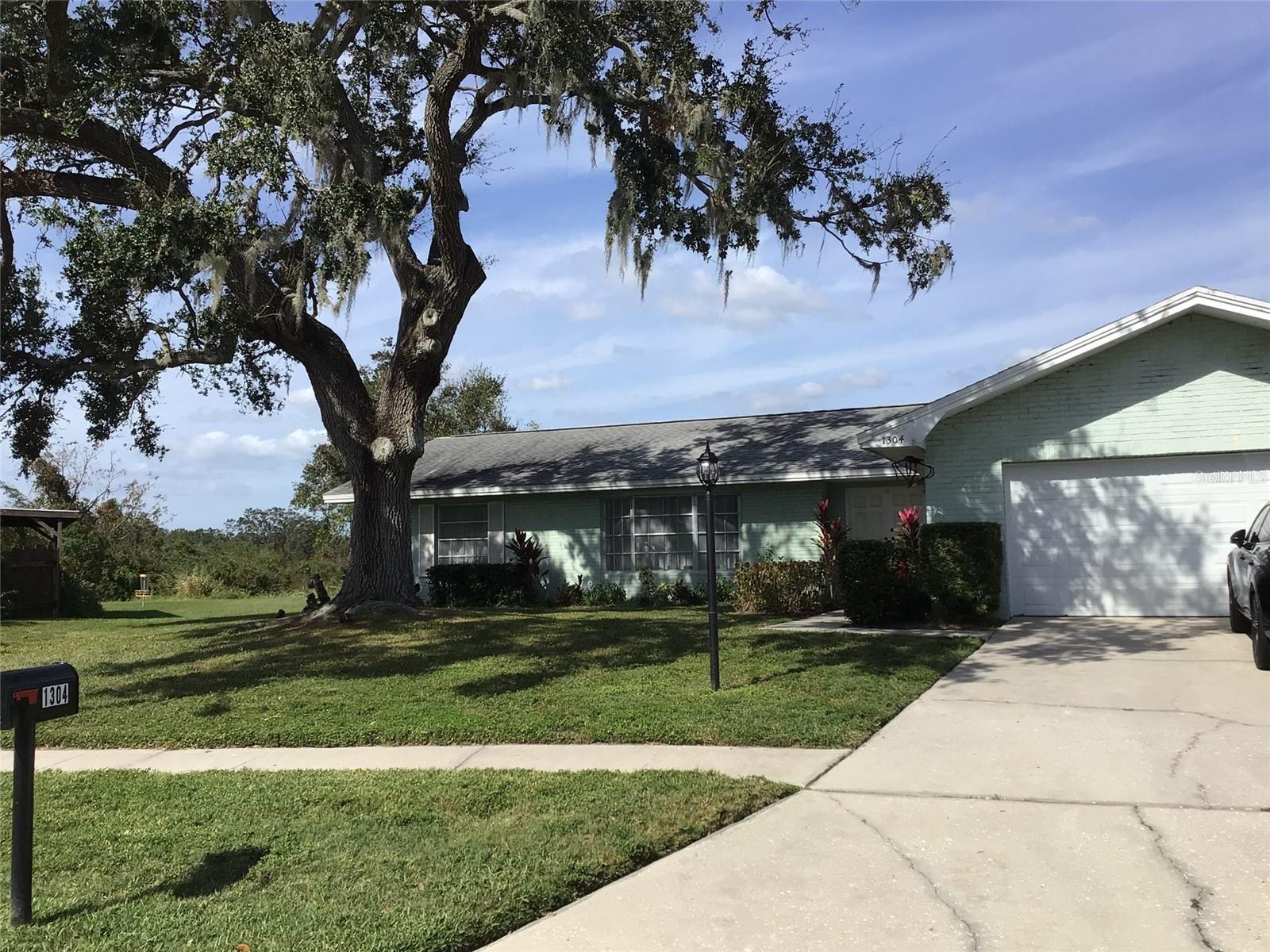 1304 ALAMEDA AVE - Photo 1