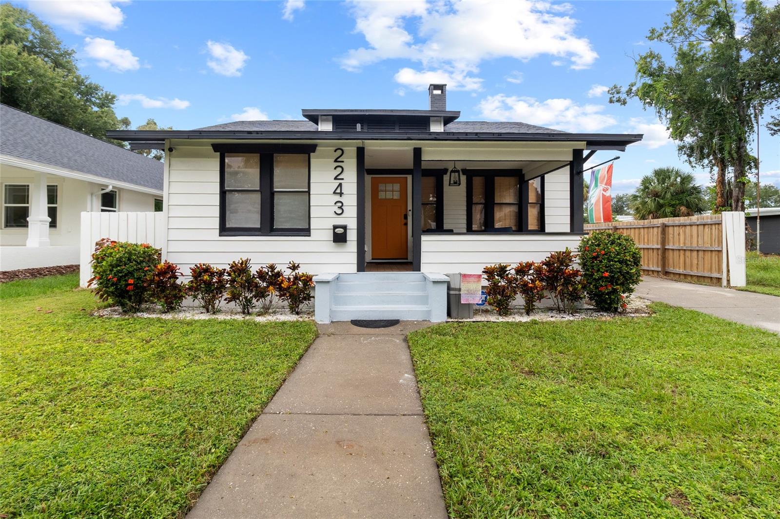 2243 HIGHLAND ST S - Photo 1