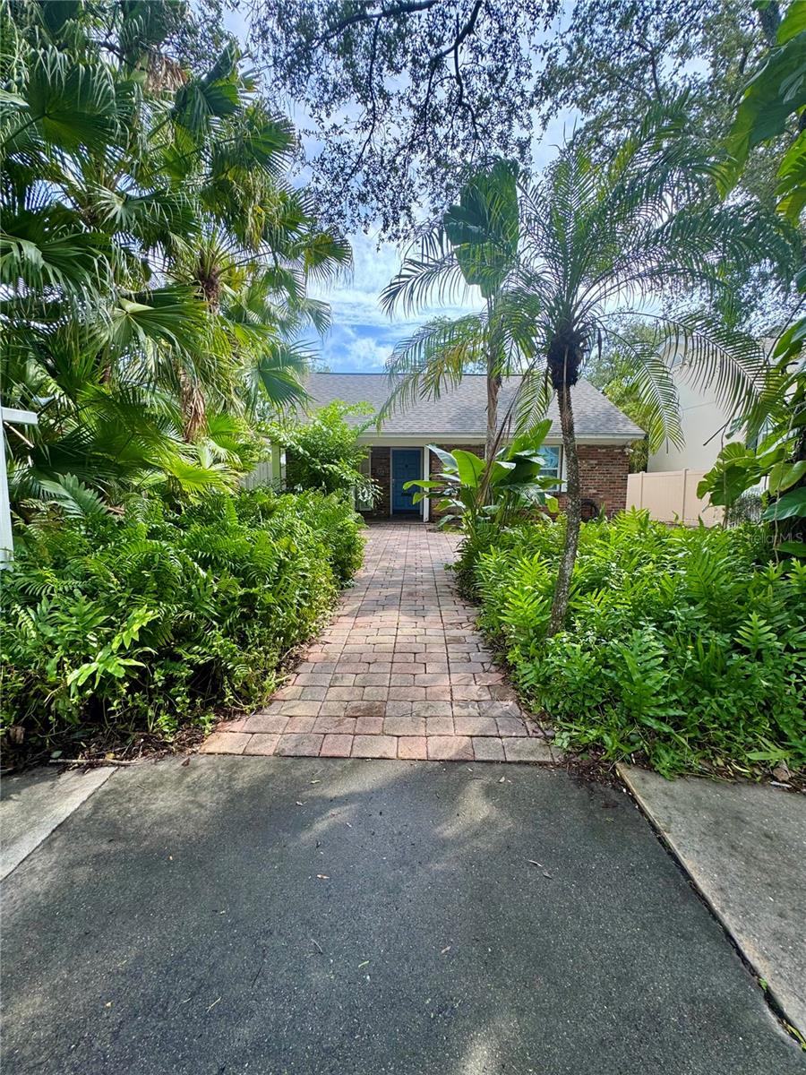 207 W DAVIS BLVD - Photo 1