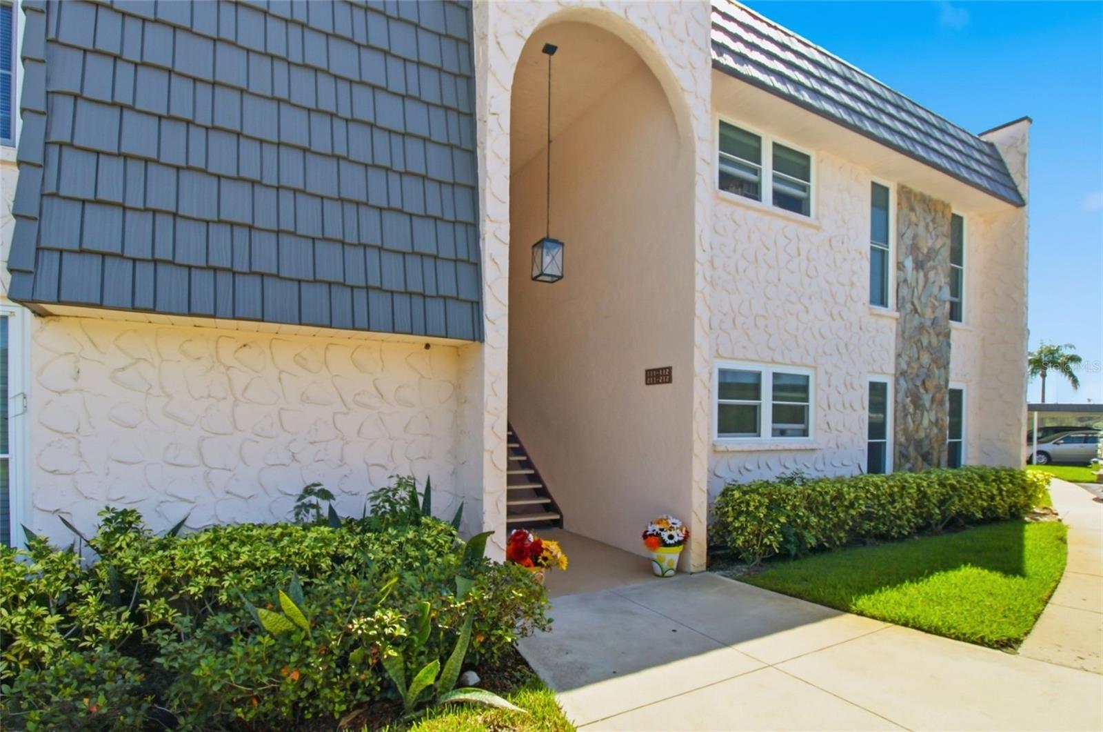 211 FERNWOOD CIR #211 - Photo 1
