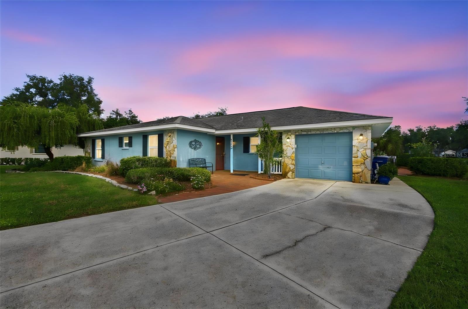 5404 80TH AVENUE CIR E - Photo 1
