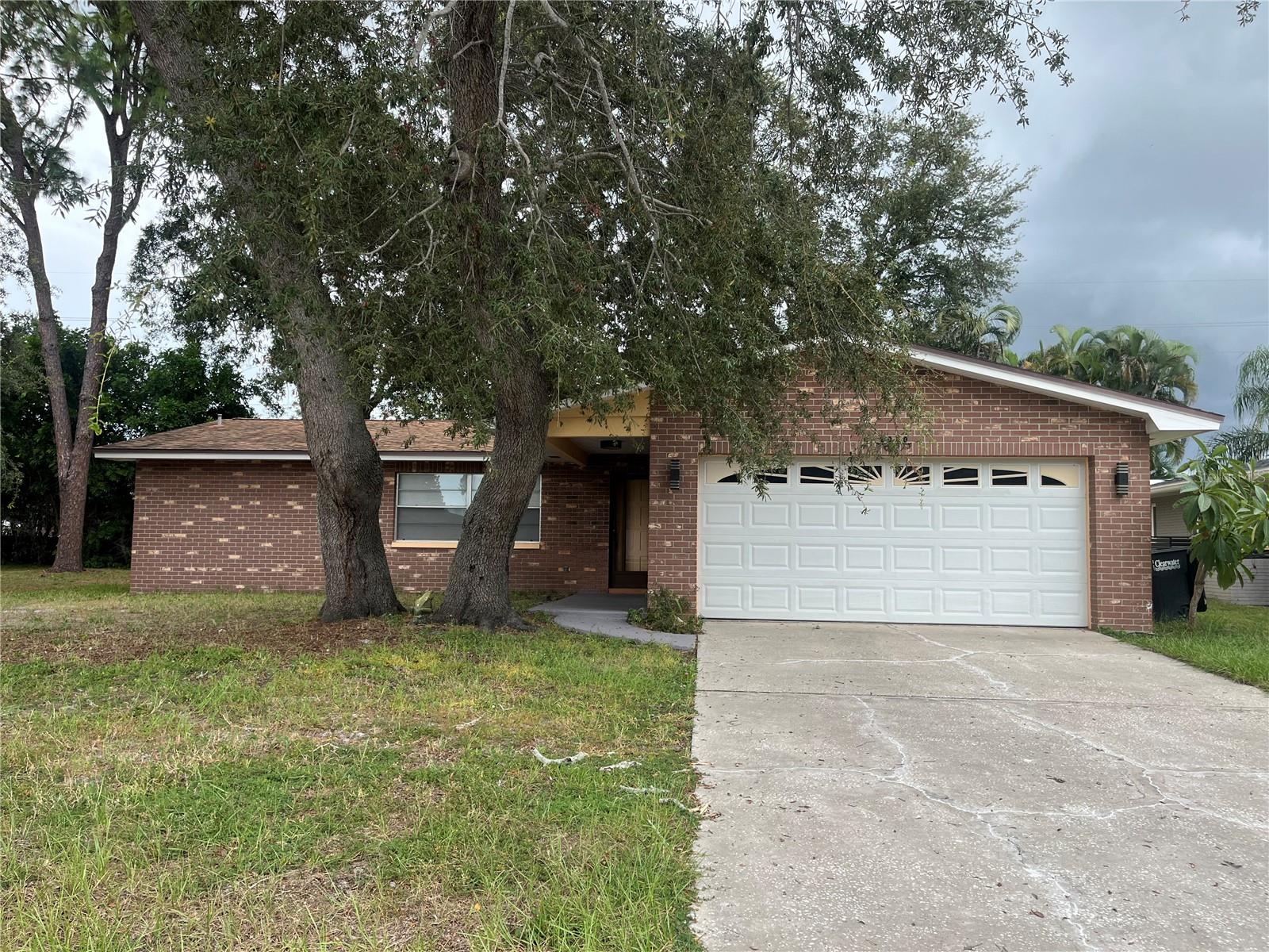 2080 SUN TREE CIR N - Photo 1