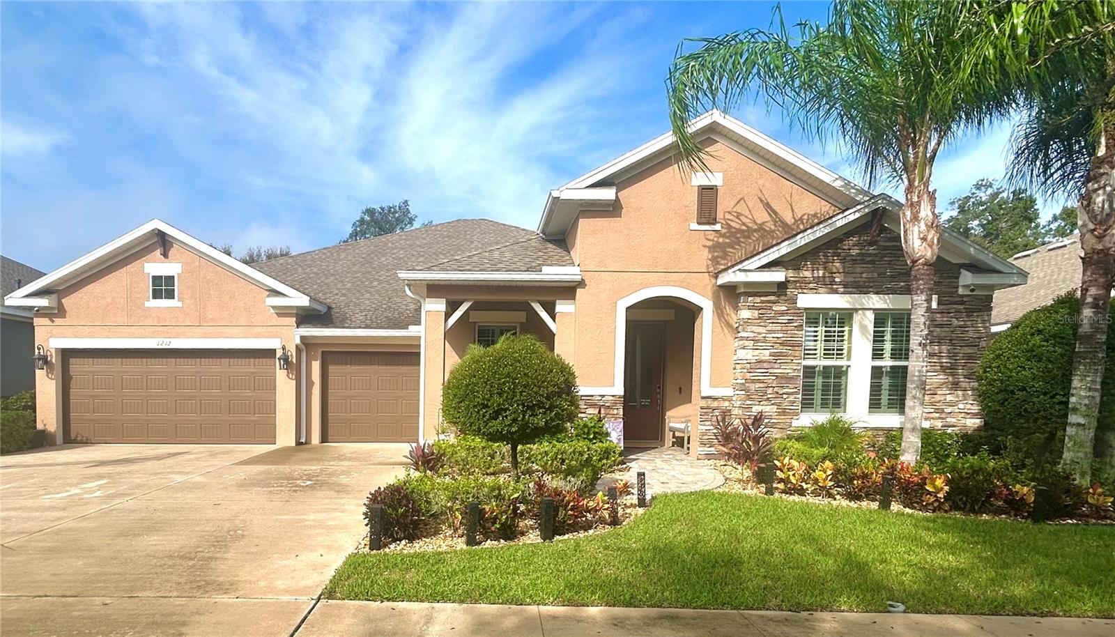 1212 LOREA LN - Photo 1