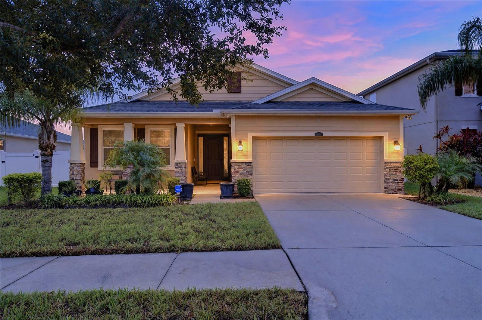 10619 SCENIC HOLLOW DR - Photo 1