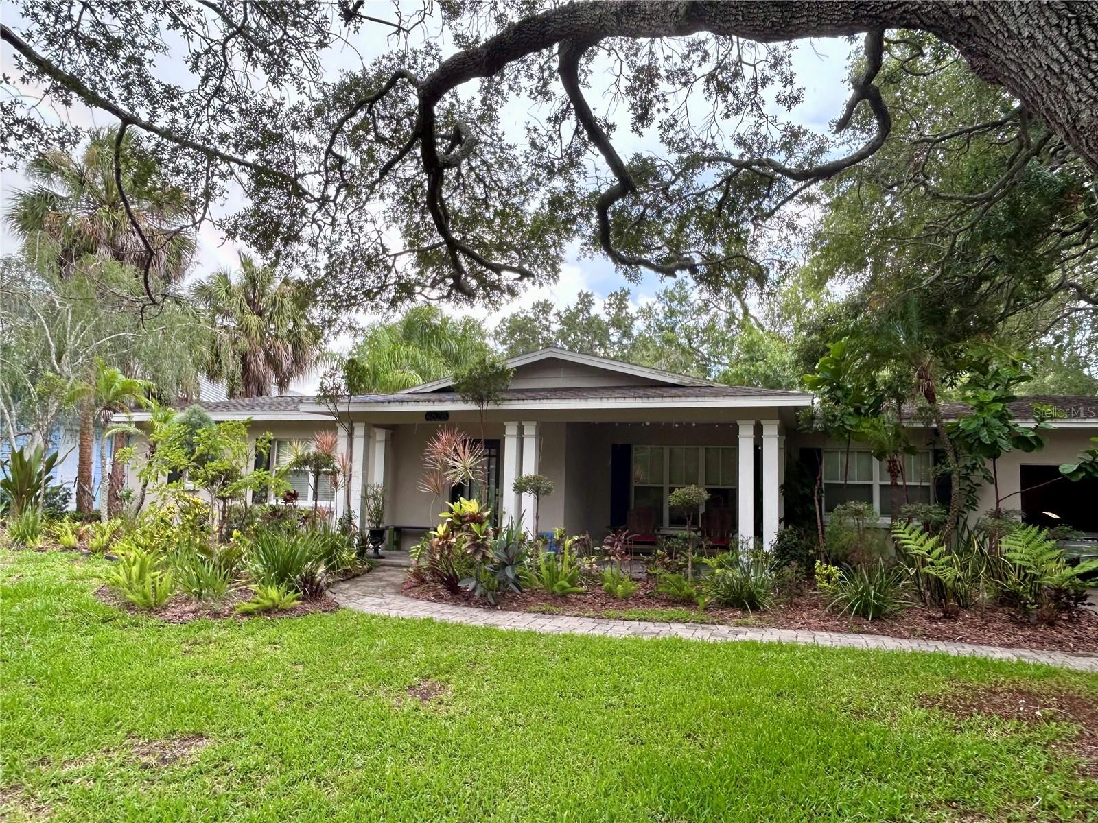 4628 W LONGFELLOW AVE - Photo 1