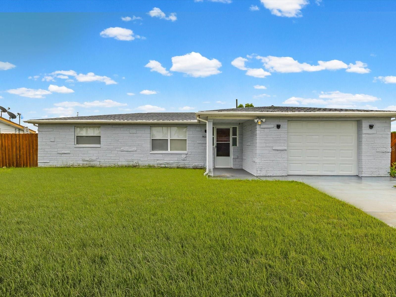 4004 SCARLET MAPLE DR - Photo 1