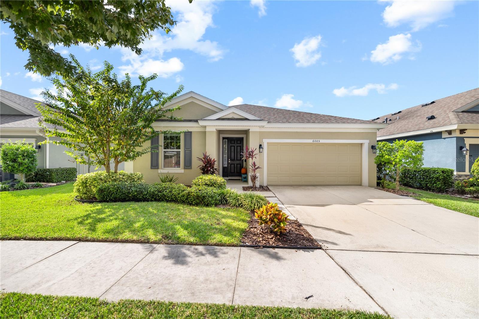 6005 SHADOWLAKE DR - Photo 1