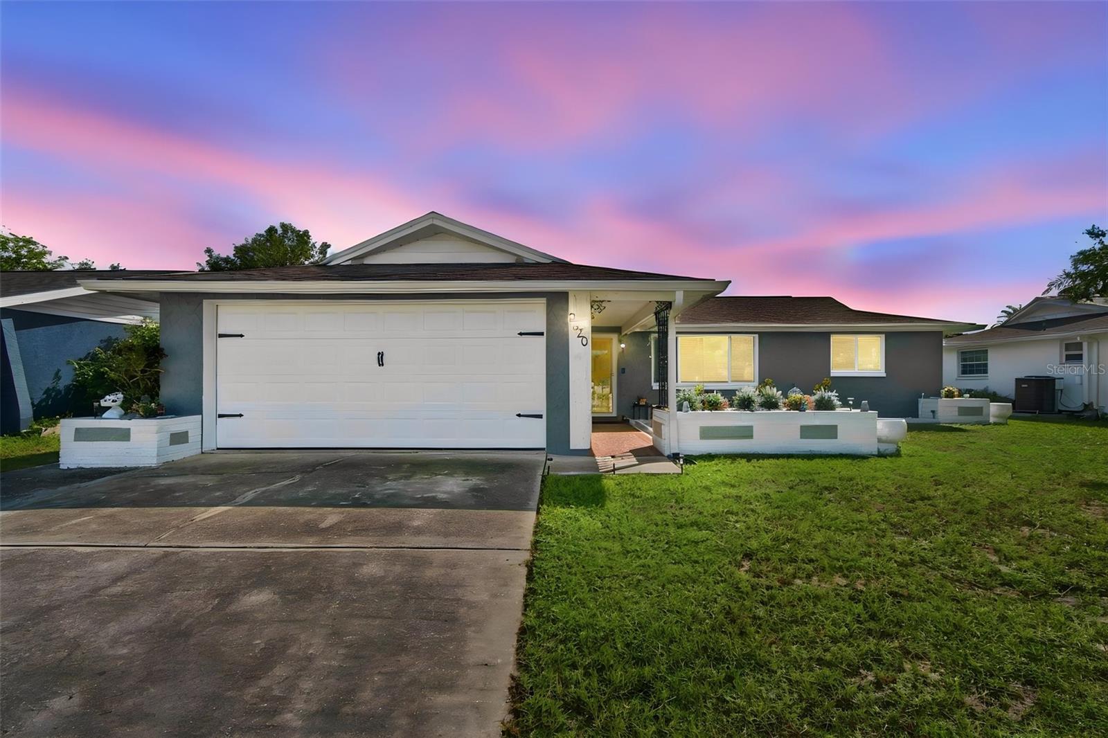 9520 GLEN MOOR LN - Photo 1