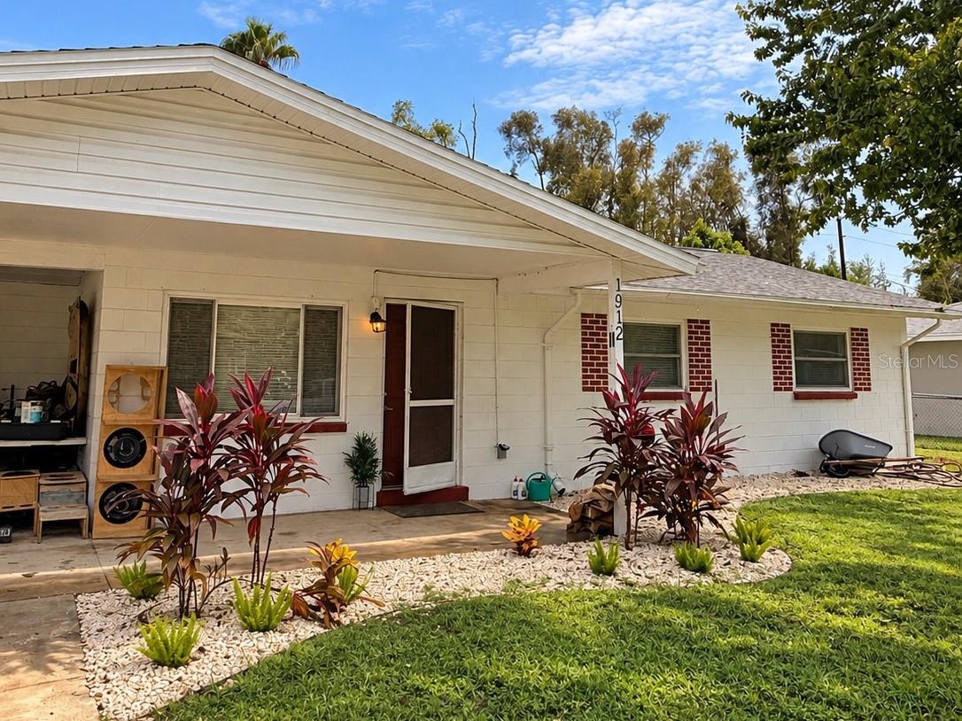 1912 W SKYLINE DR - Photo 1