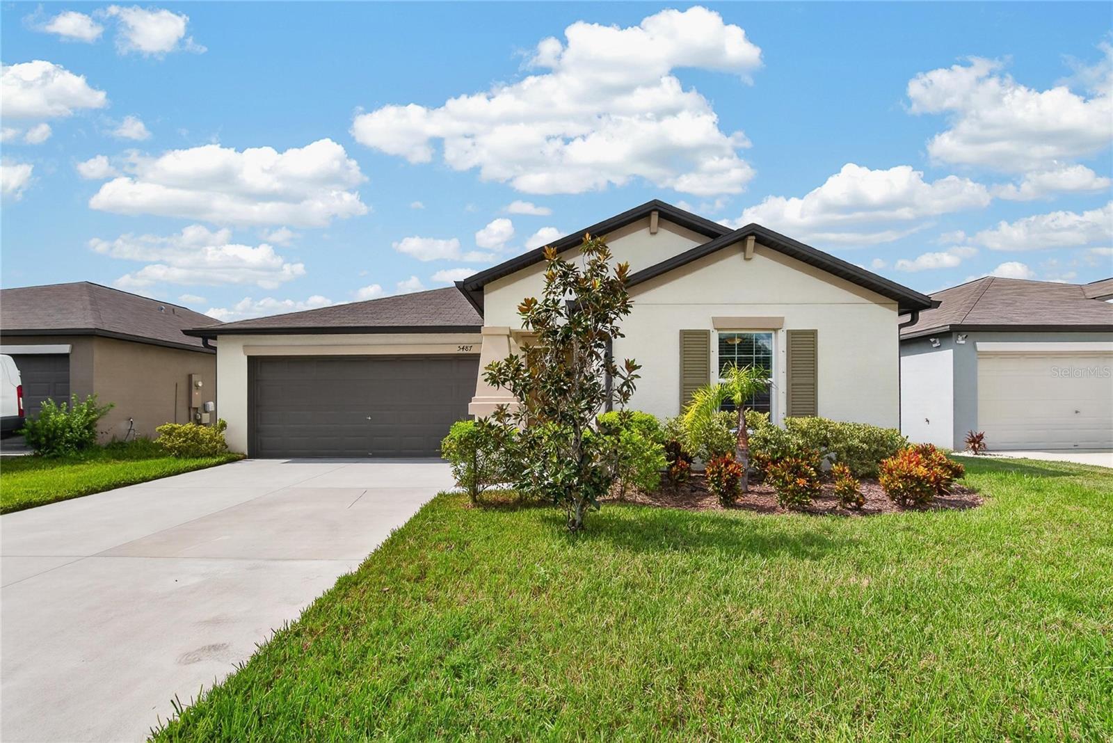 5487 BLUE AZURE DR - Photo 1