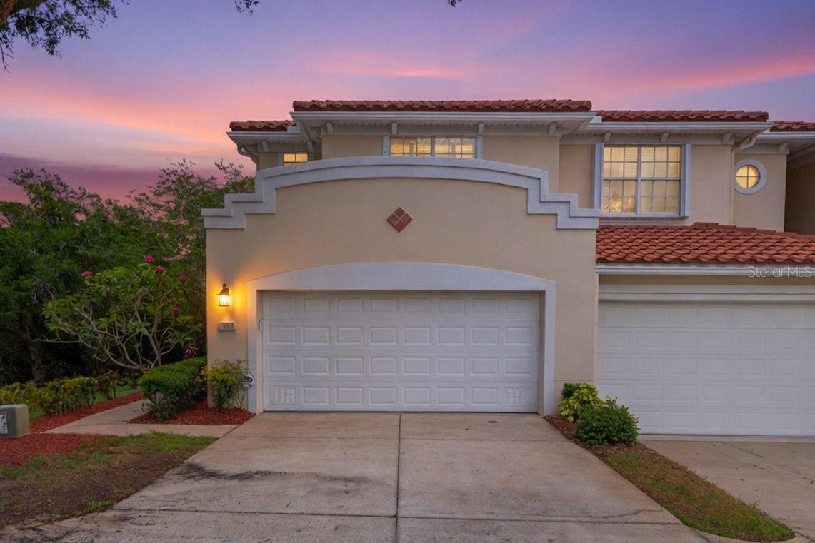 252 VALENCIA CIR - Photo 1