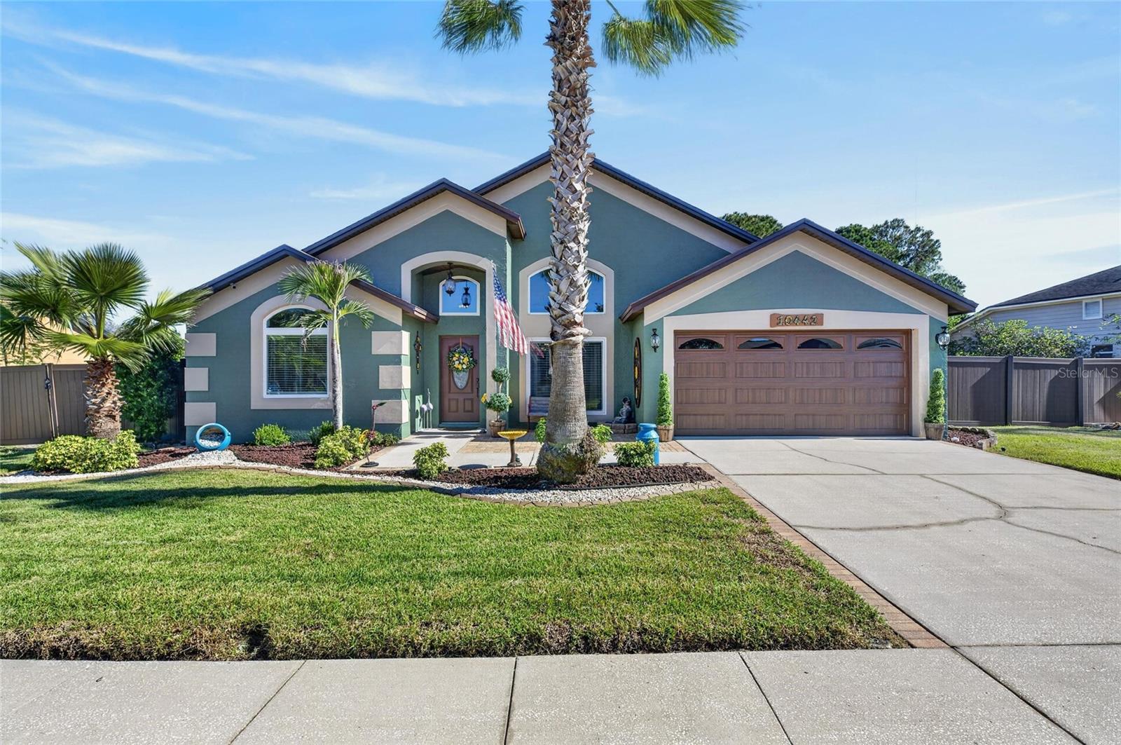 10442 CRESTFIELD DR - Photo 1