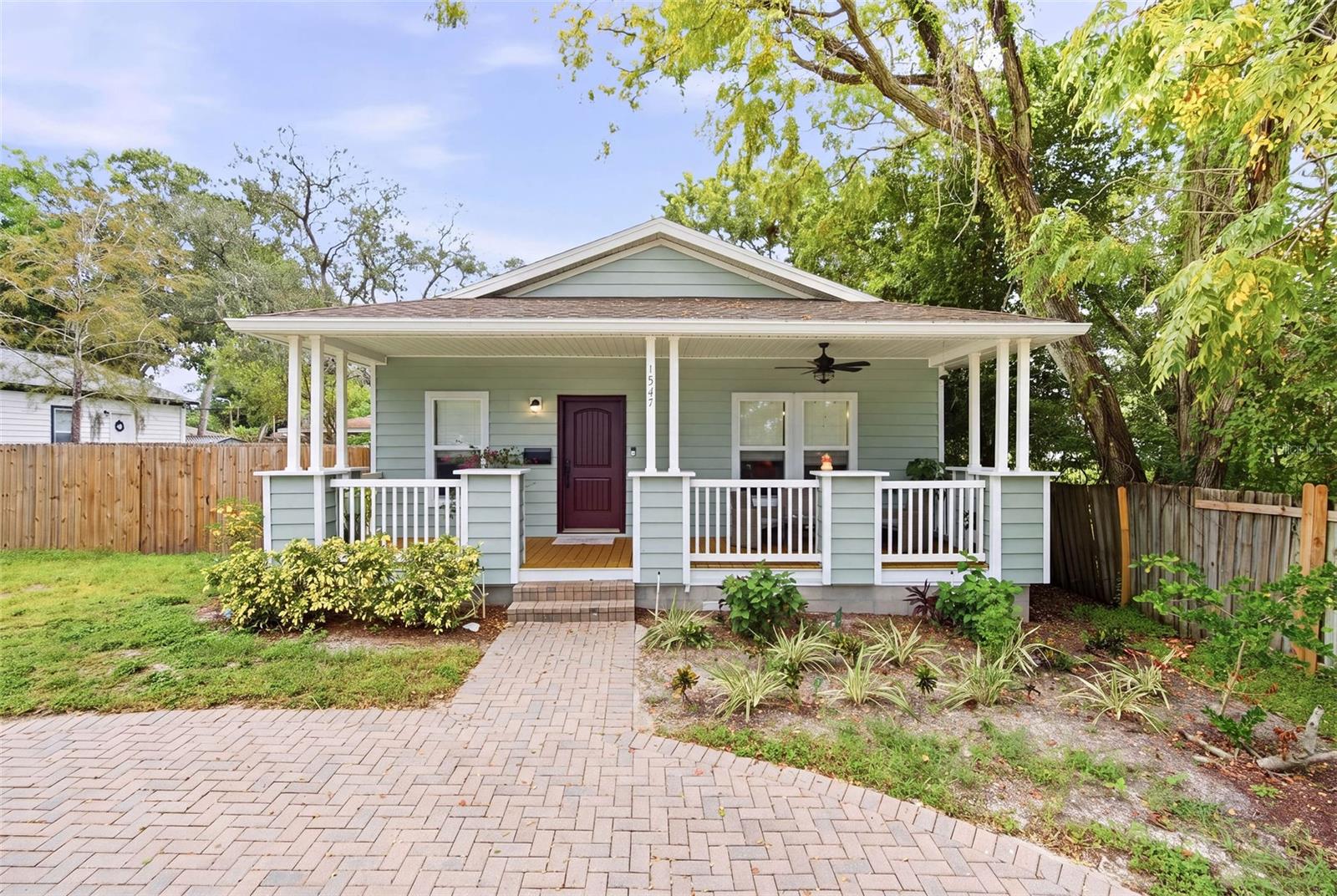 1537 PALMETTO ST - Photo 1