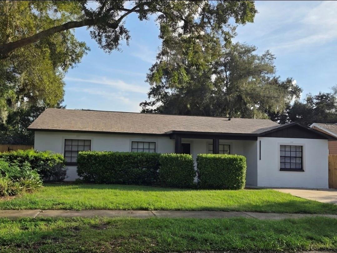 5044 ROANOKE DR - Photo 1