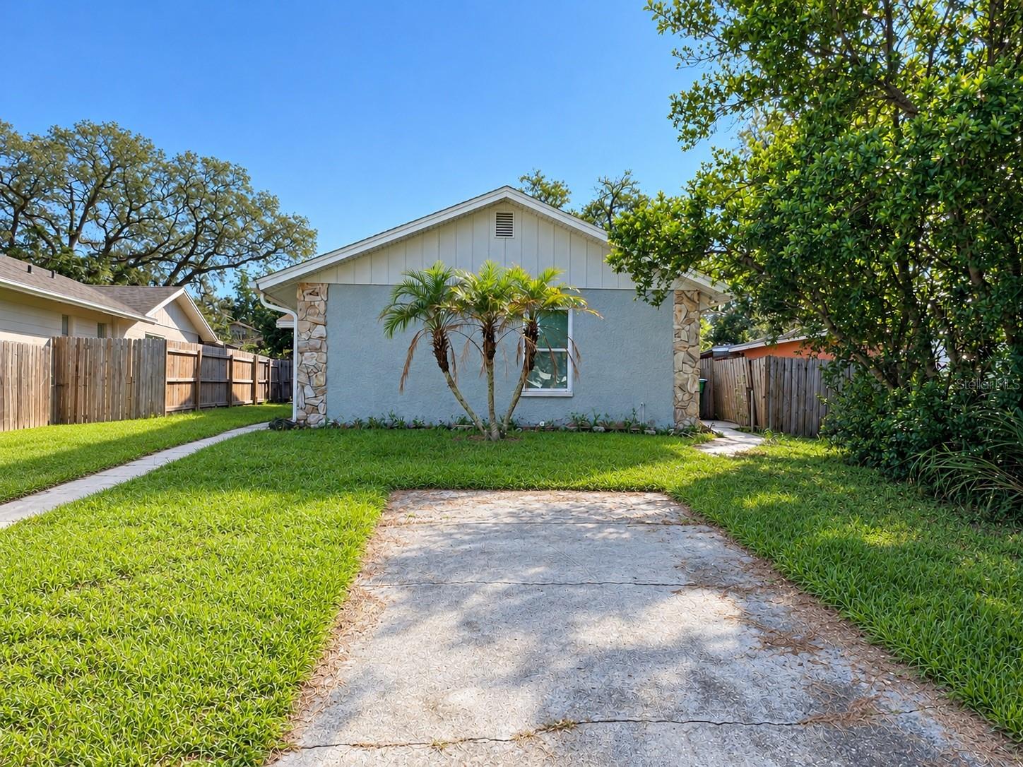 10417 N HARTTS DR - Photo 1