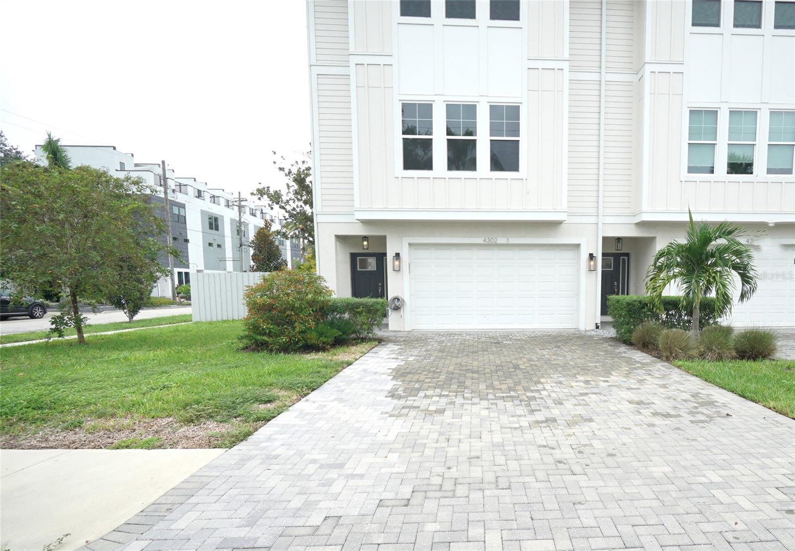 4302 W NORTH B ST #1 - Photo 1