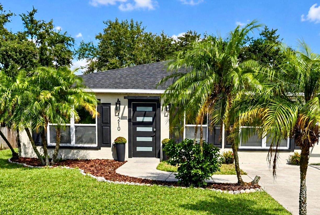 1210 CASA BONITA AVE - Photo 1