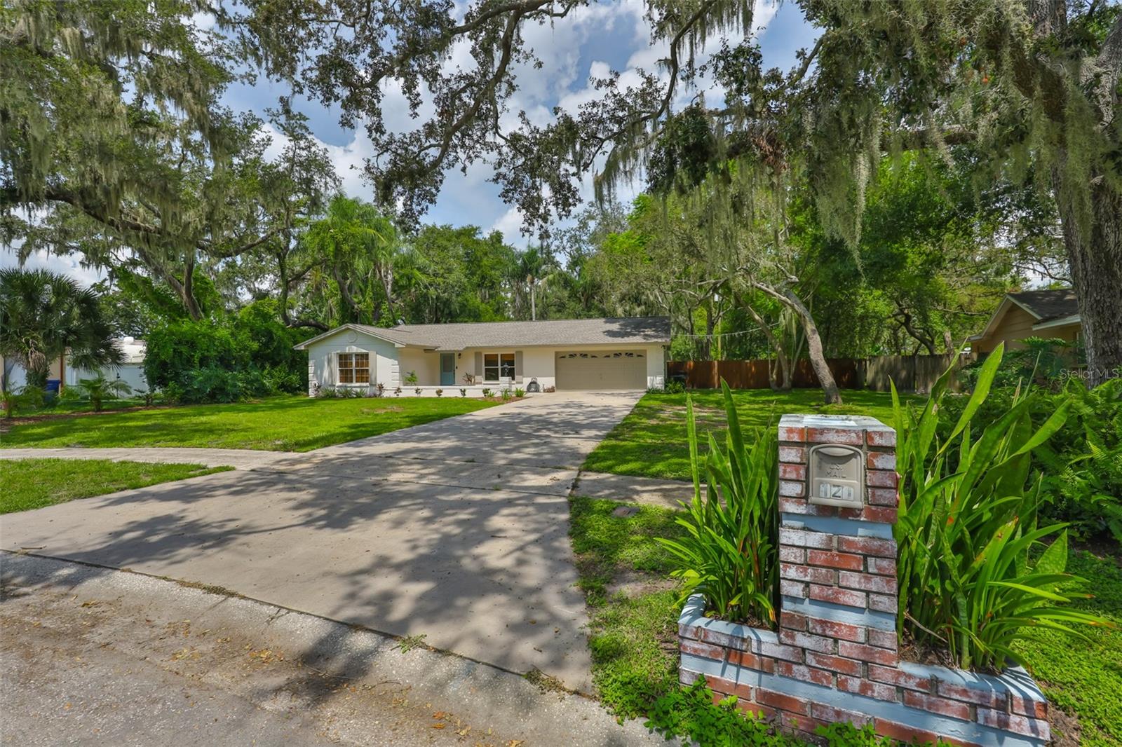 121 WINDY CIR - Photo 1