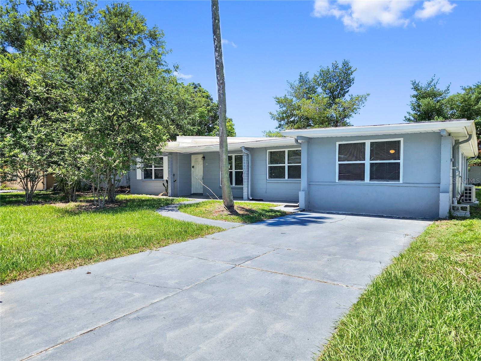841 LA PLAZA AVE S - Photo 1