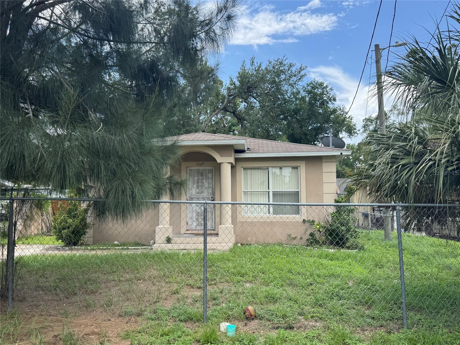 2609 E EMMA ST - Photo 1