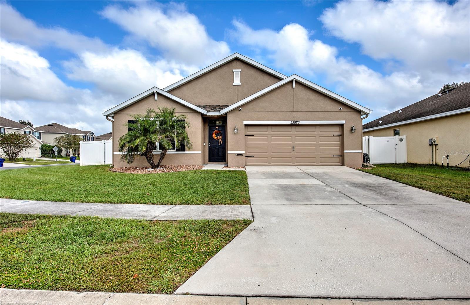 35823 JENNY LYNNE CIR - Photo 1