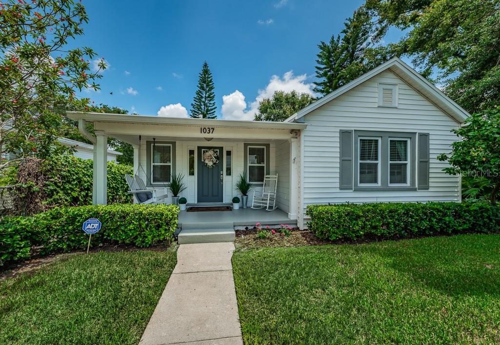 1037 18TH AVE N - Photo 1