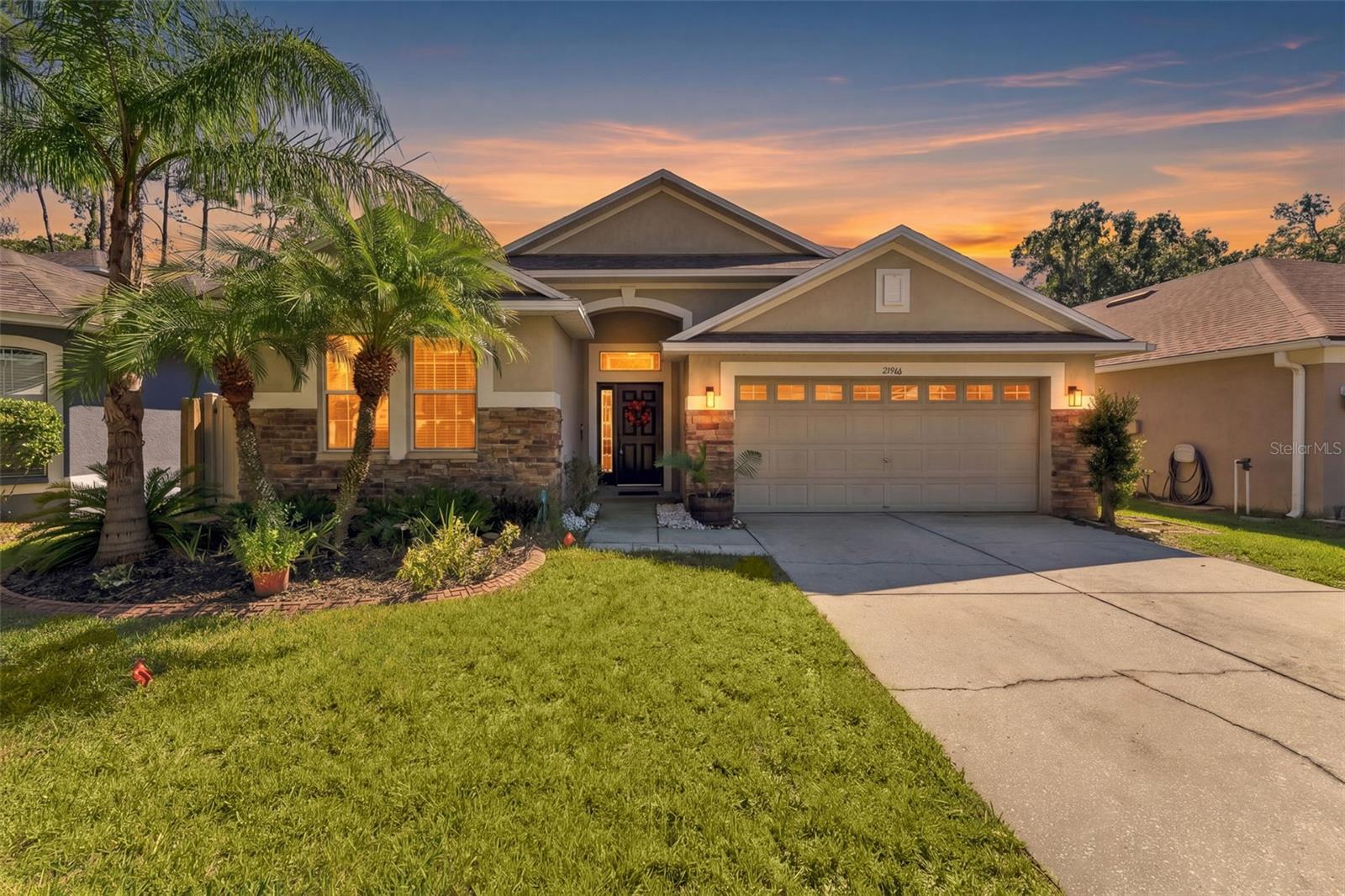 21916 WAVERLY SHORES LN - Photo 1