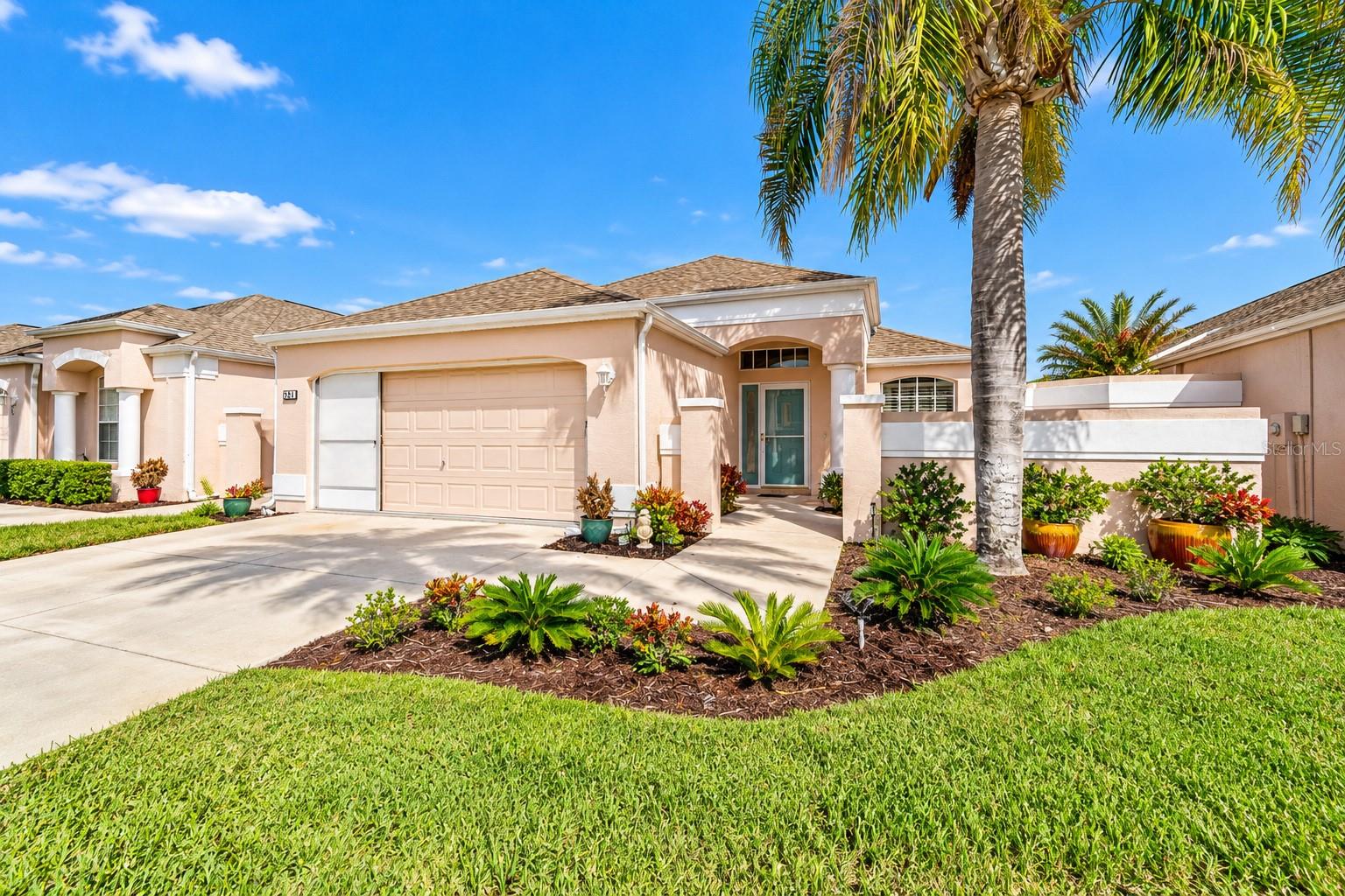 284 ROYAL PALM WAY - Photo 1