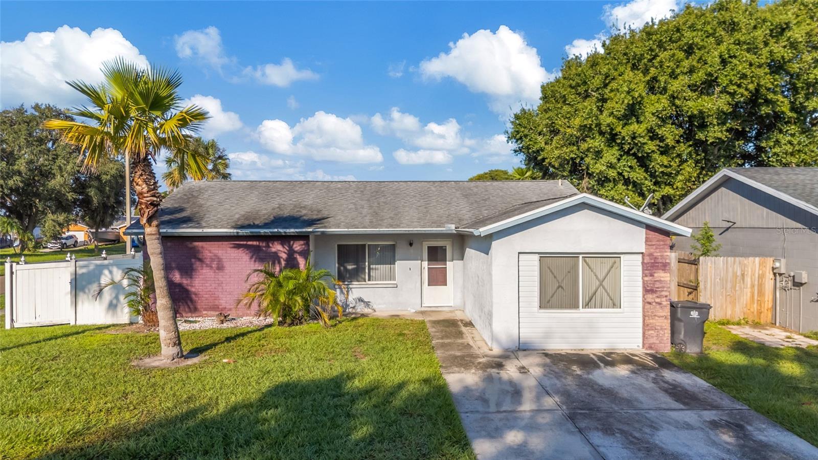1002 PINE RIDGE CIR - Photo 1