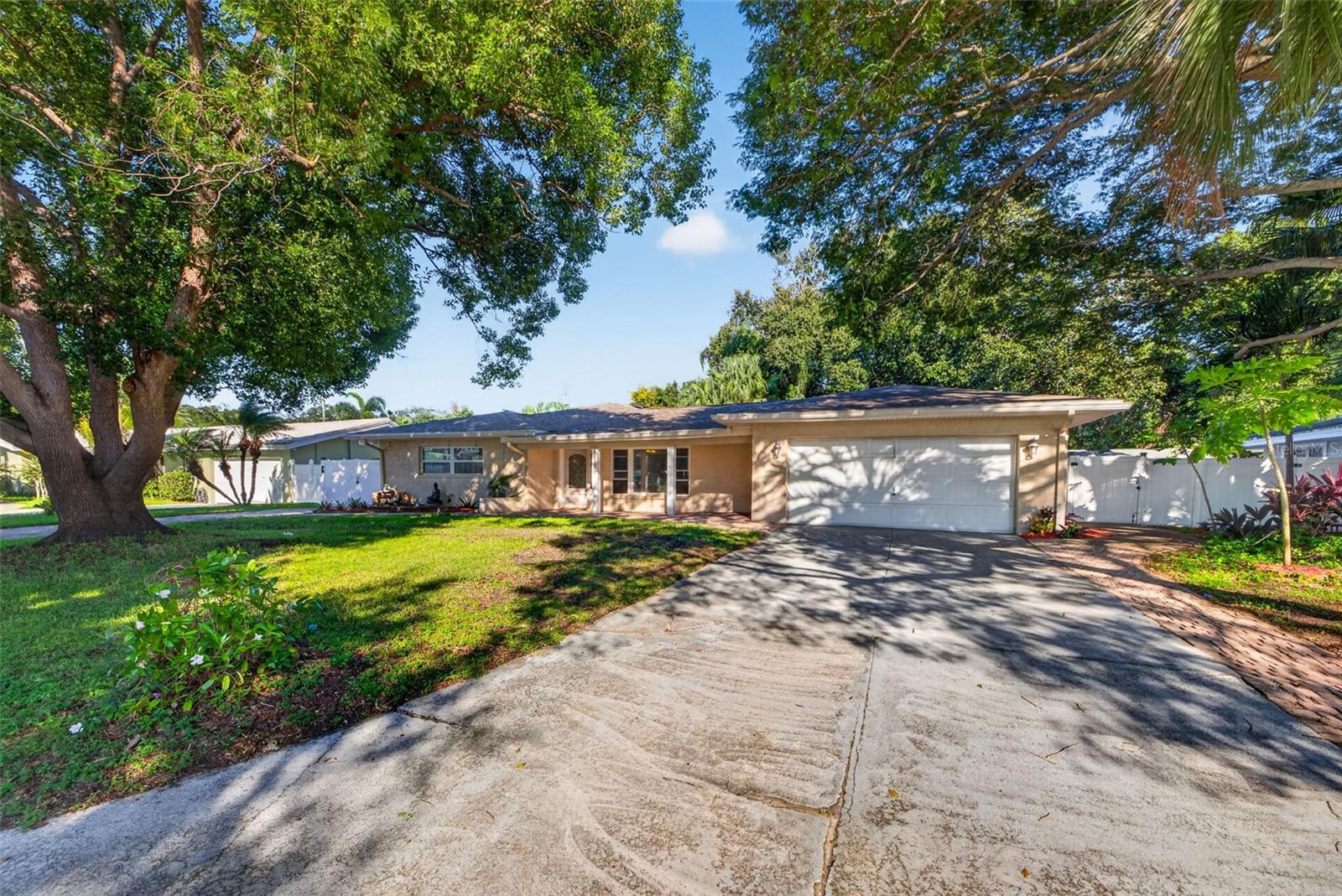 1115 WOODSIDE AVE - Photo 1