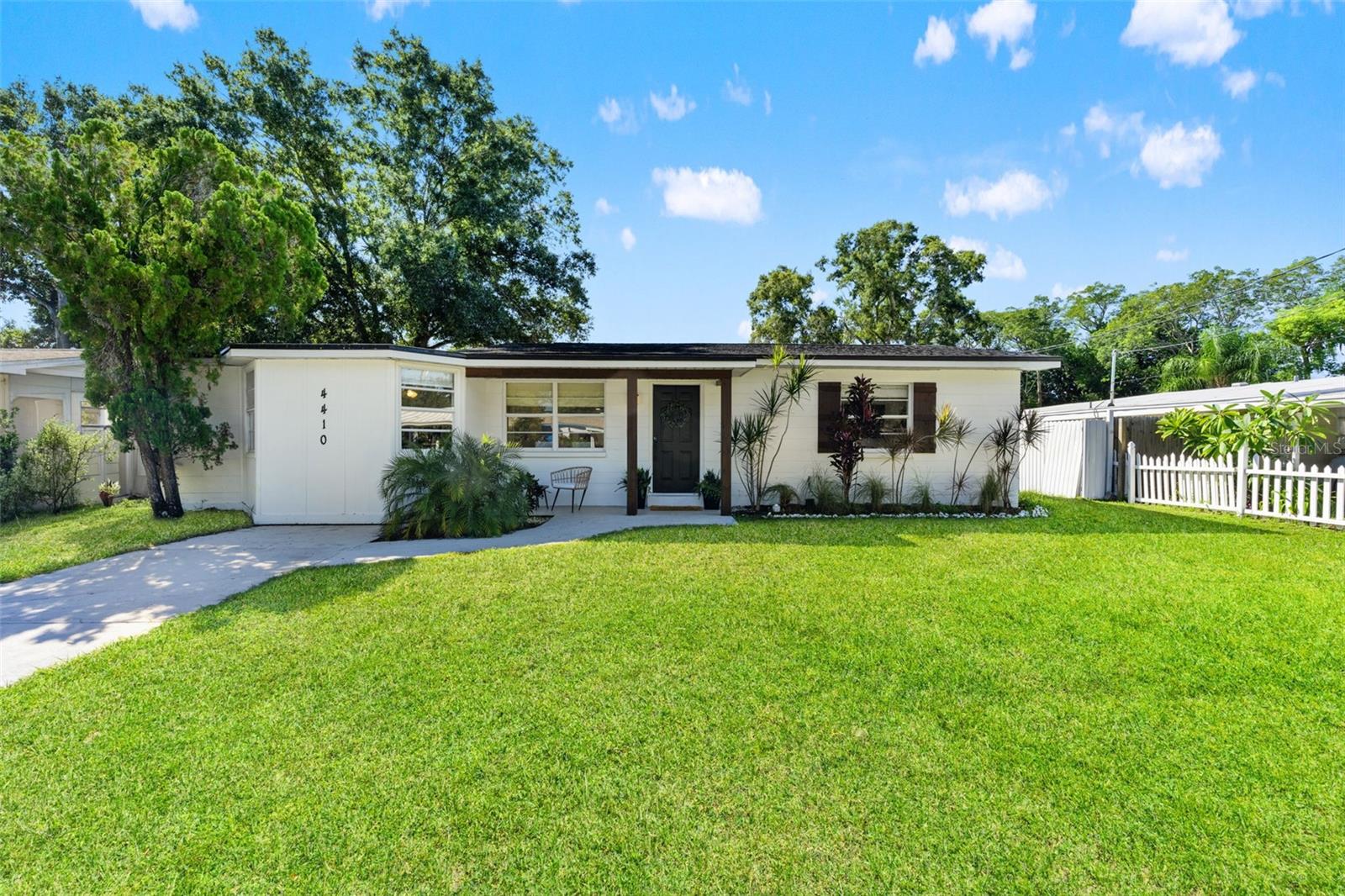 4410 W IOWA AVE - Photo 1