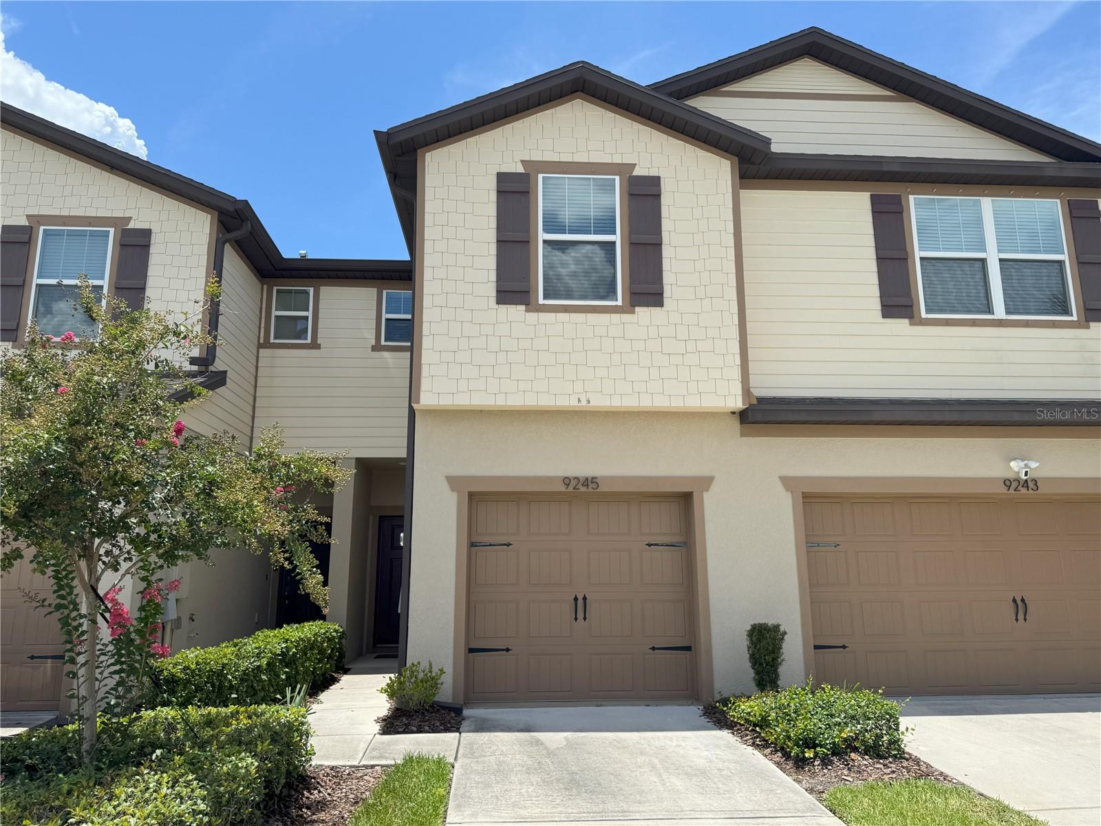 9245 HILLCROFT DR - Photo 1