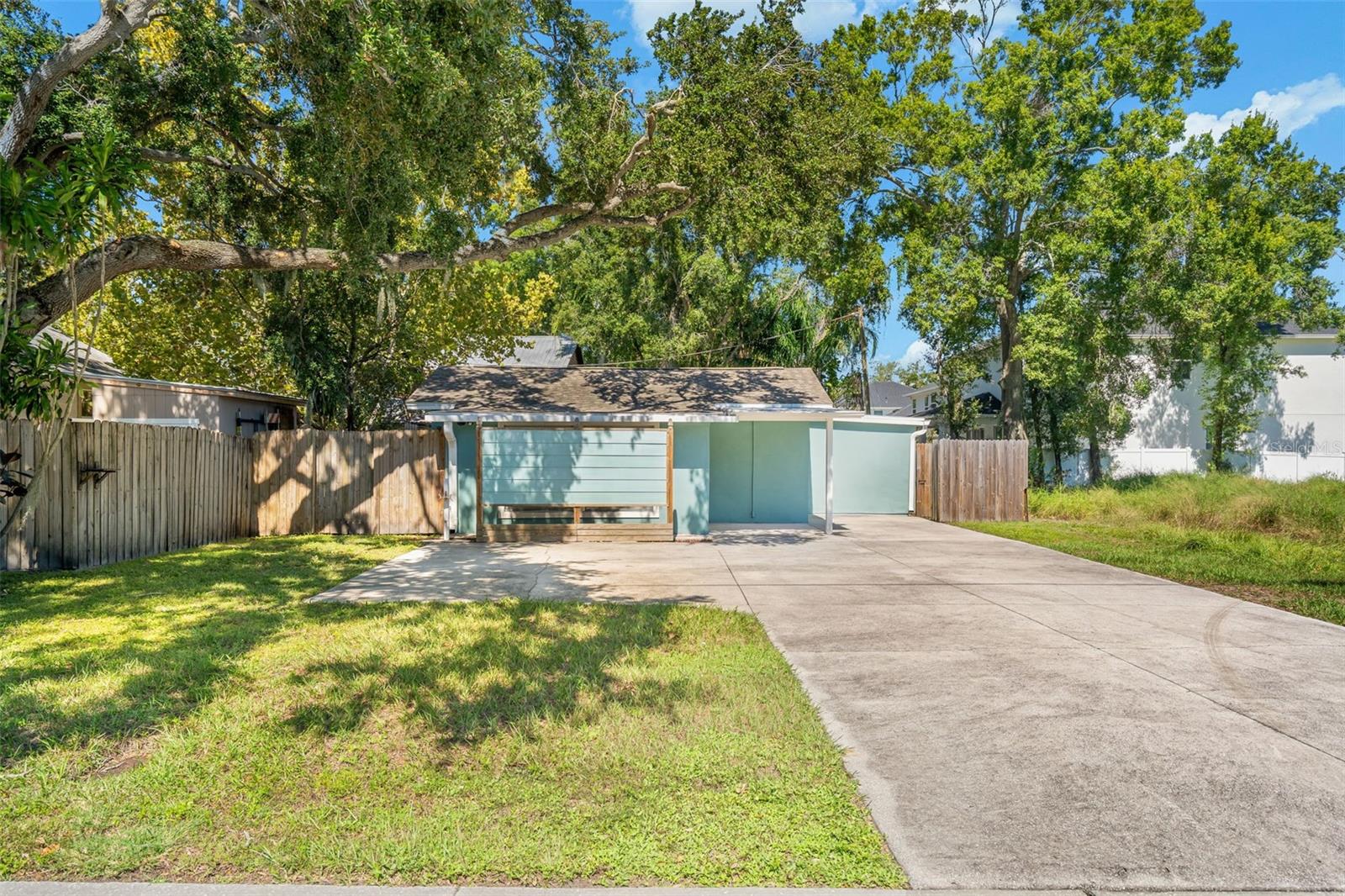 2927 62ND AVE N - Photo 1