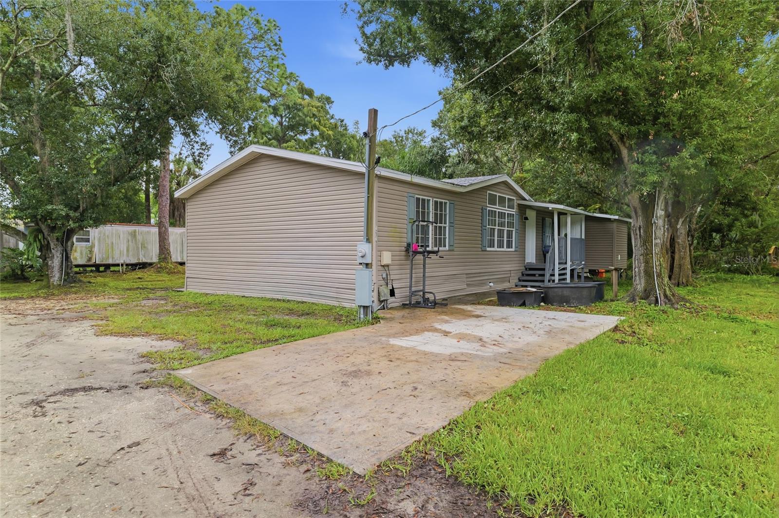 12319 MEMORIAL HWY - Photo 1
