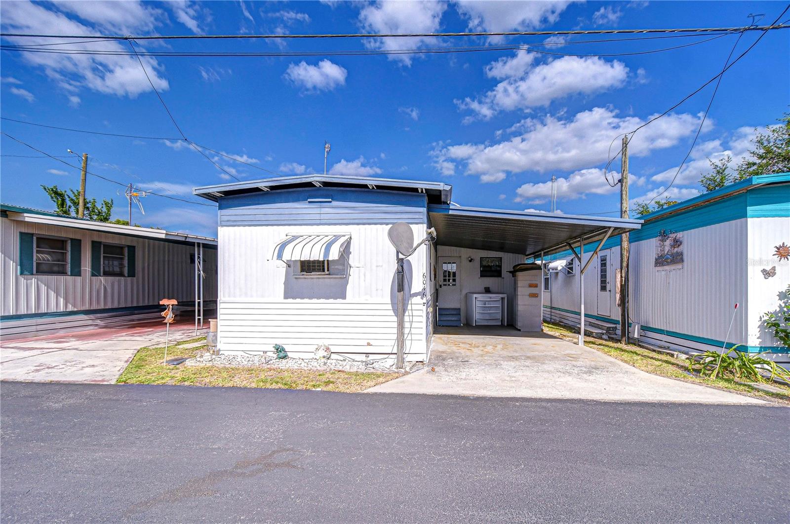 6046 HARRIET ST - Photo 1