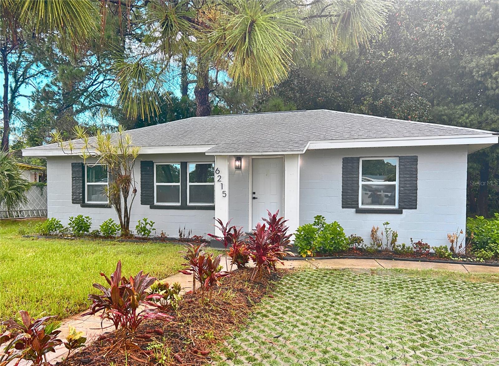 6215 58TH AVE N - Photo 1