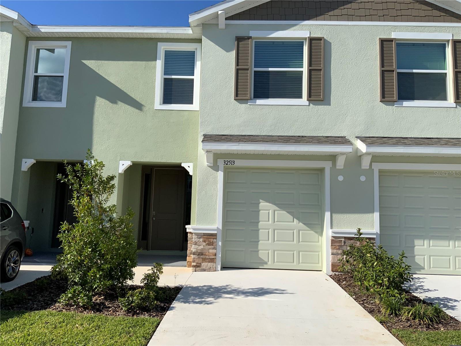 32513 MIDSUMMER NIGHT LN - Photo 1