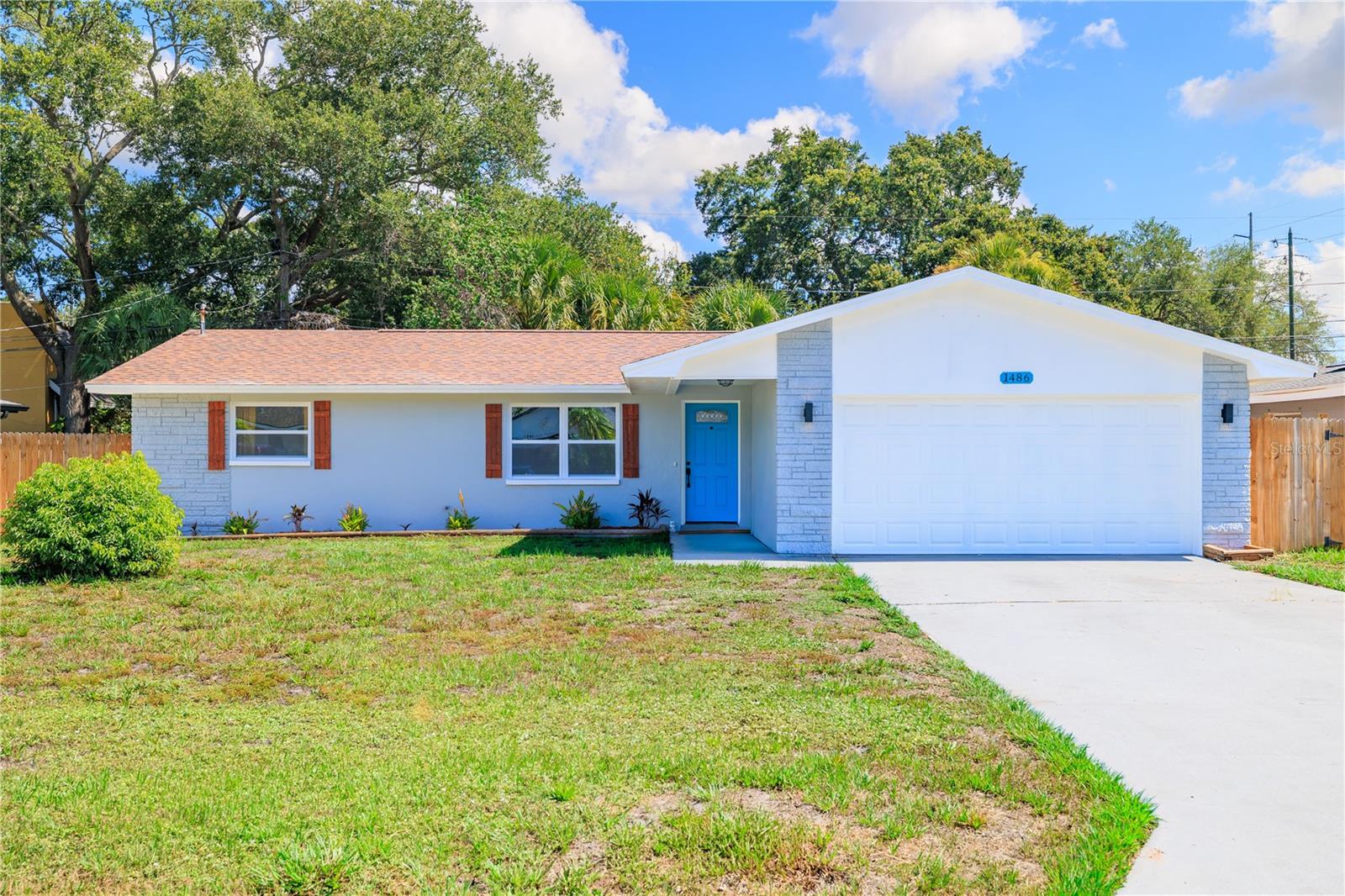 1486 CAROLYN LN - Photo 1